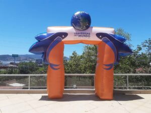 Benefícios dos infláveis promocionais como mídia alternativa.